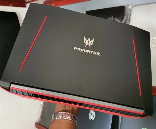 LAPTOP ACER PREDATOR HELIOS 300 RAM 16BG 128GB SSD 1TB HDD