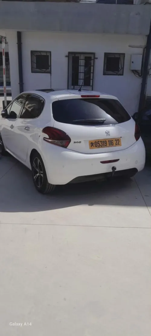 Peugeot 208 2016 Allure Facelift