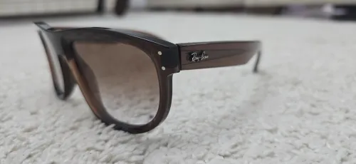 Ray-Ban
