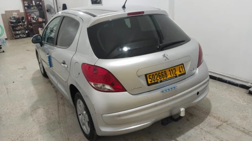 Peugeot 207 2012 Fennec