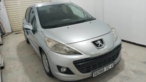 Peugeot 207 2012 Fennec