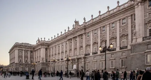 Voyage organisée en Espagne qui fait (Madrid, Andalousie et Tolède) le prix est de 297 700 dzd 