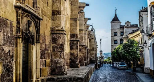 Voyage organisée en Espagne qui fait (Madrid, Andalousie et Tolède) le prix est de 297 700 dzd 