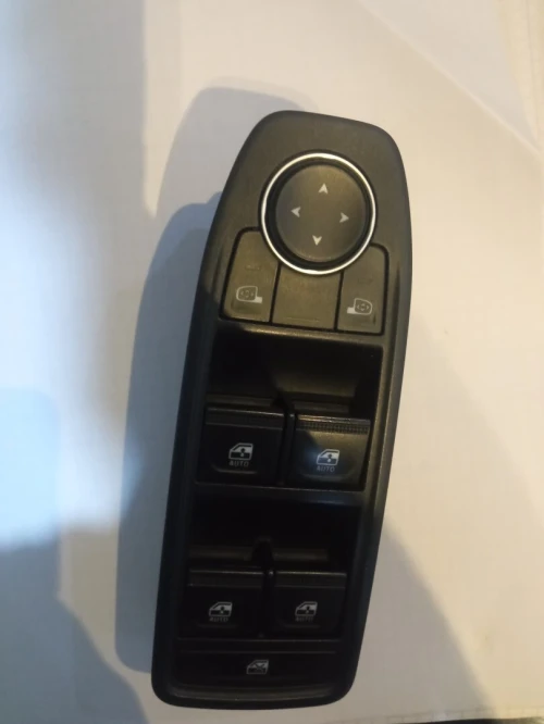 Bouton leve vitre électrique clio5 