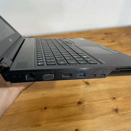 Fujitsu Celsius H7510 Workstation | i7-10850H 64Go RAM | 512Go SSD | Quadro T2000