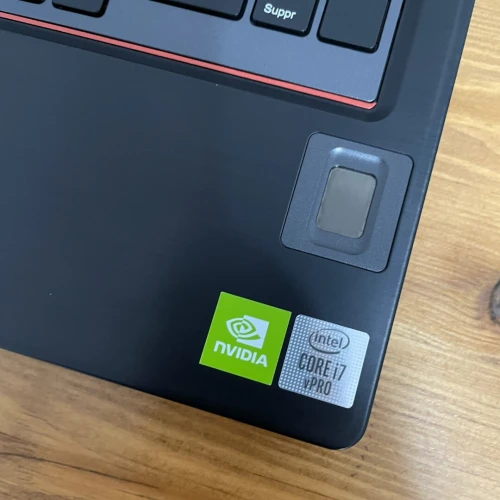 Fujitsu Celsius H7510 Workstation | i7-10850H 64Go RAM | 512Go SSD | Quadro T2000