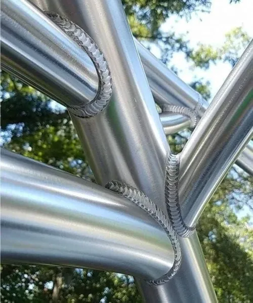 Peinture pour faïence et peinture pour aluminium 