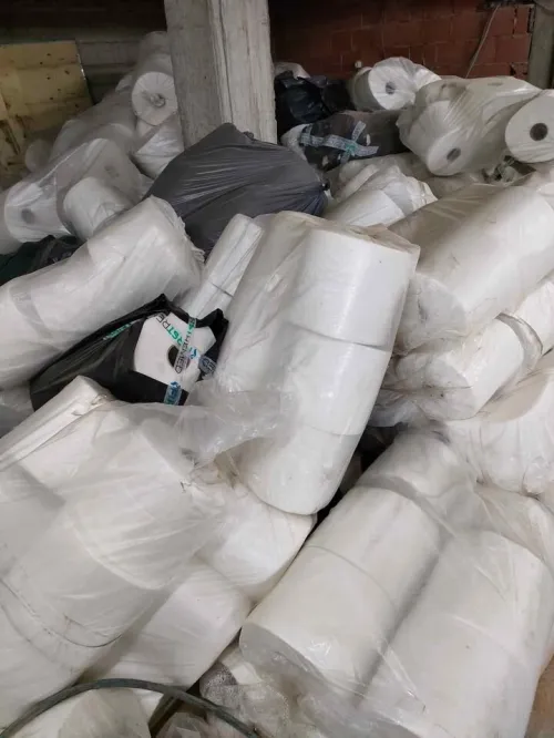 Lot de rouleaux de tissu non tissé