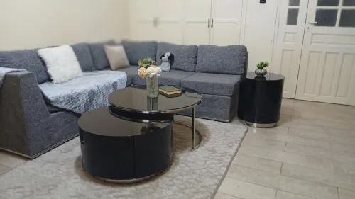 Table basse en inox avec rangement 