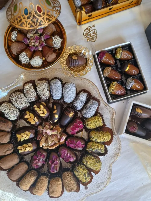 حلويات جزائرية تقليدية للأفراح والمناسبات . Dattes fourrées