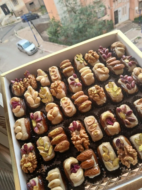 حلويات جزائرية تقليدية للأفراح والمناسبات . Dattes fourrées