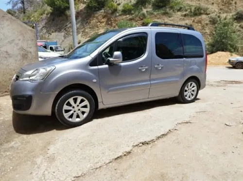 Peugeot Partner 2017 Tepee Allure 