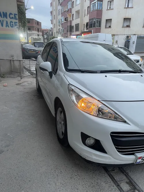 Peugeot 207 2012 Fennec