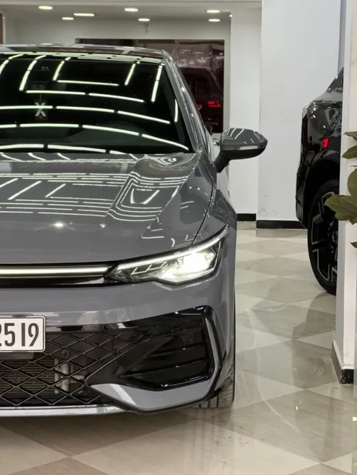 Volkswagen Golf 8 2025 R-Line