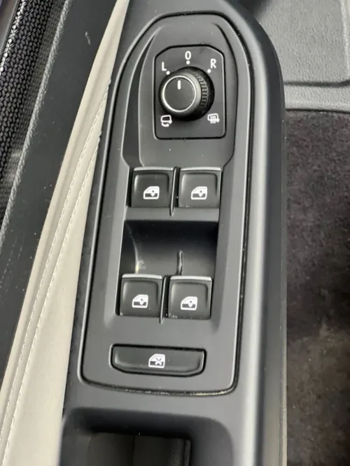 Volkswagen Golf 8 2025 R-Line