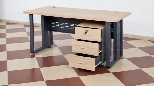 BUREAU PIED METALIQUE