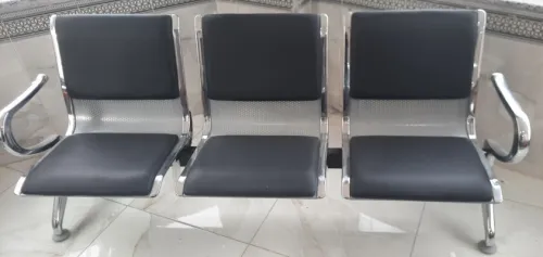 Chaise Triplet Métallique métal et inox avec capitonnag