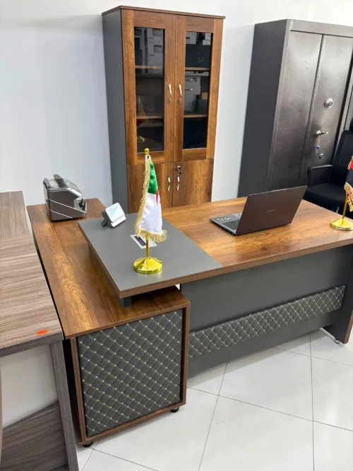 ENSEMBLE DE BUREAU CAPITONNE