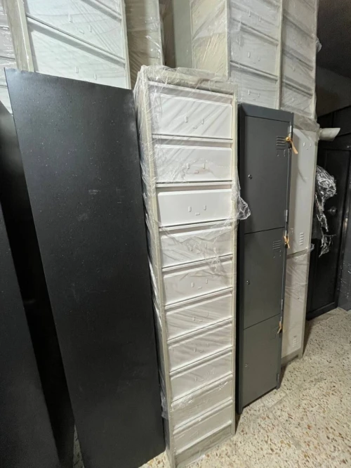 Armoire vestiaire/ Armoire métallique / clapet/ classeur/coffre
