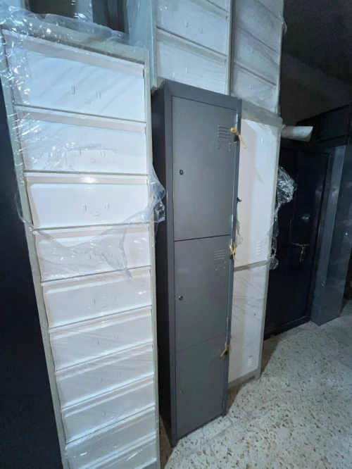 Armoire vestiaire/ Armoire métallique / clapet/ classeur/coffre