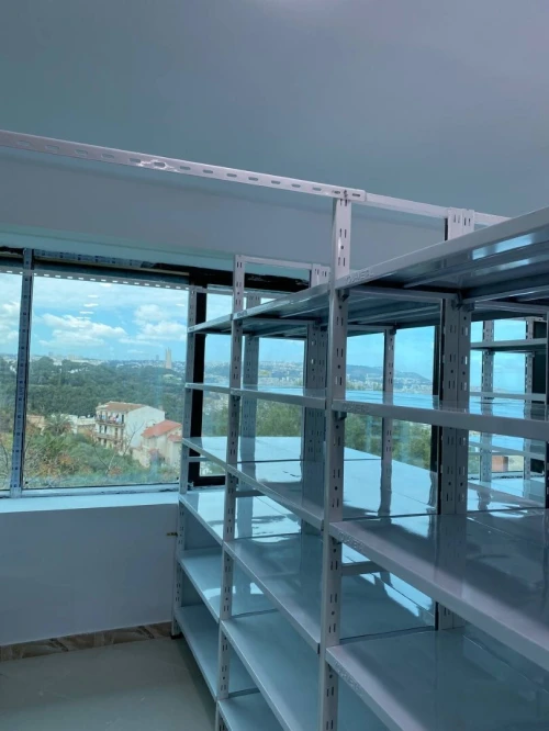 ETAGERE MÉTALLIQUE ET RAYONNAGE