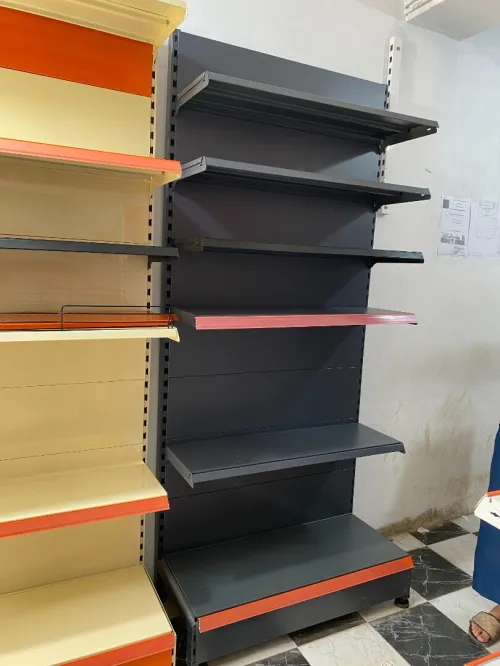 Rayonnages de magasin et supérette