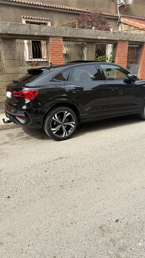 Audi Q3 2024 Full black