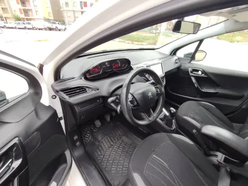 Peugeot 208 2015 Active