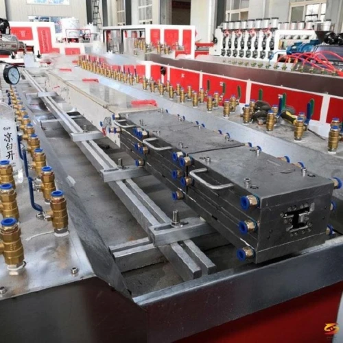  Machine d'extrusion PVC