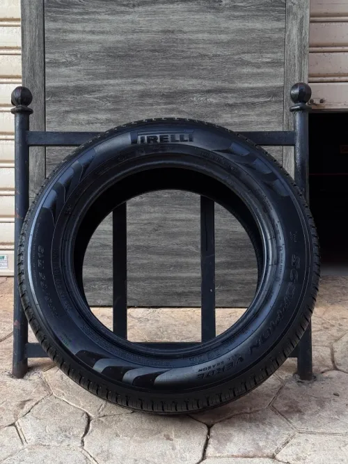 Pneu Pirelli 235/65/R19 neuf