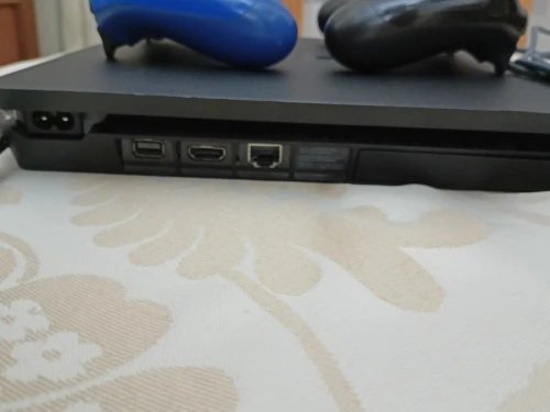 PS4 SLIM 