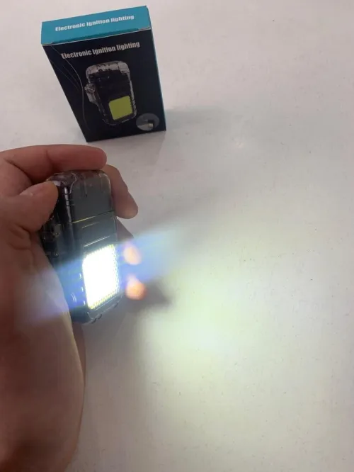 Bri-quet et Lampe Torche LED Portable  مصباح محمول مع ولاعة