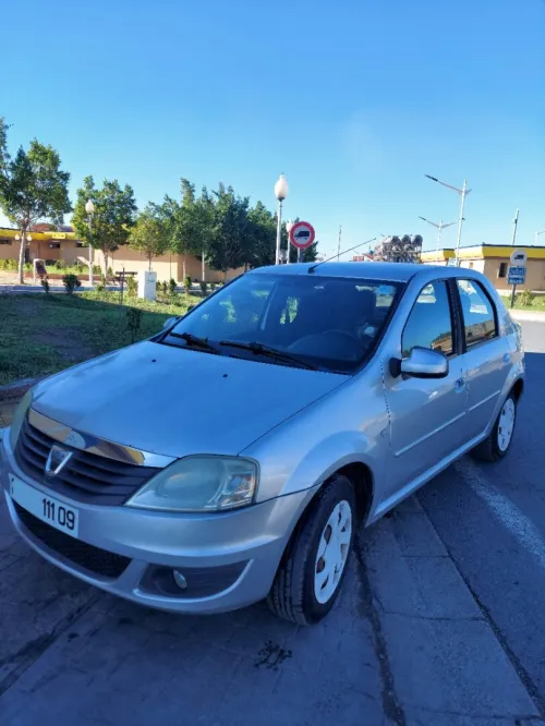 Dacia Logan 2011 Climatisation et vitres électriques