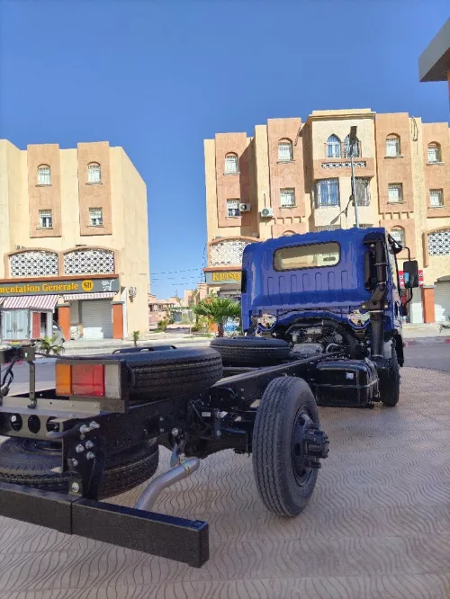Isuzu NPR 2026