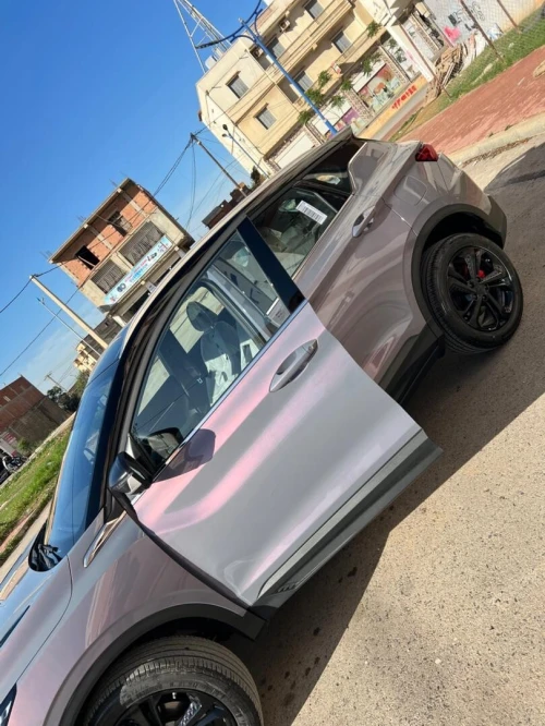 Geely Coolray 2025 Full option chameleon