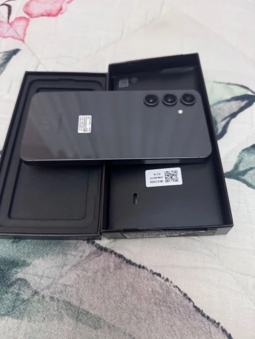 Samsung  s24 fe Samsung