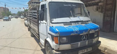 Mercedes BOUKHANCHOUCHE 1996