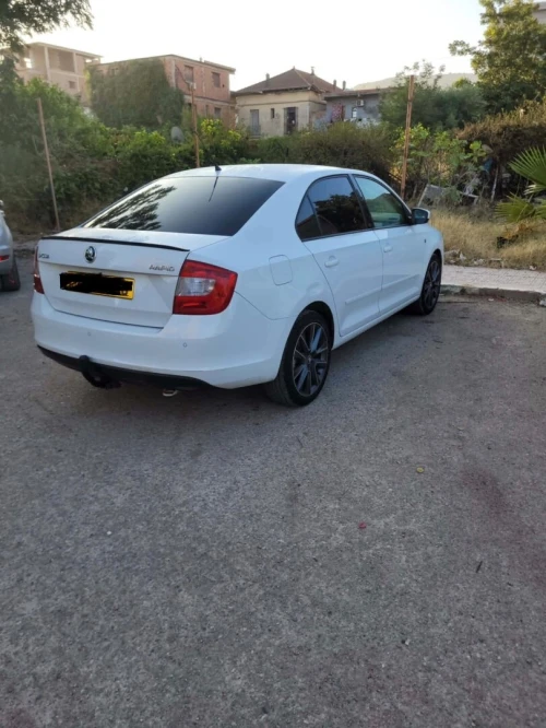 Volkswagen Skoda rapid édition 2015 0 peintre