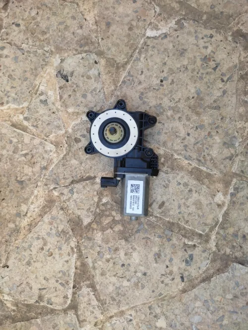 Moteur vitre avant Clio 4