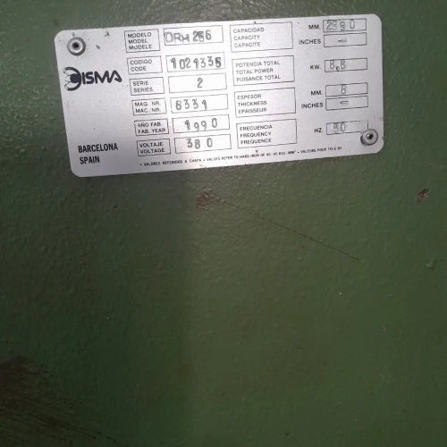 MACHINE GUILLOTINE  HYDRAULIQUE  2 M 50   COUPE 6MM   MARQUE  DISMA  ESPAGNE