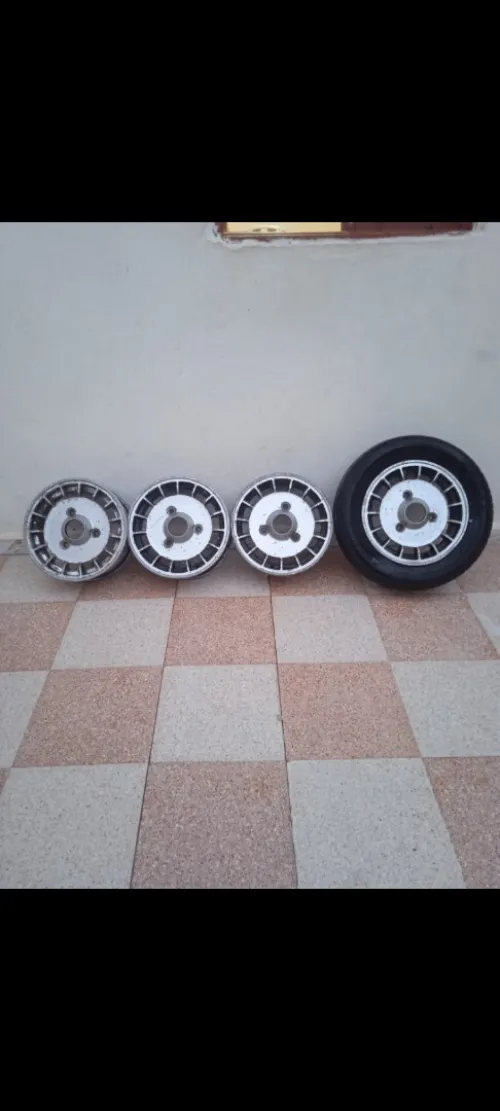 عجلات R4