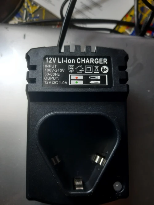 chargeur pour perceuse Bosch