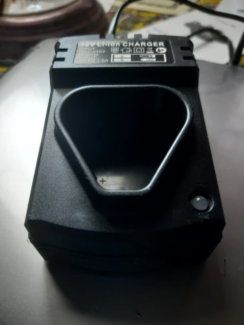 chargeur pour perceuse Bosch