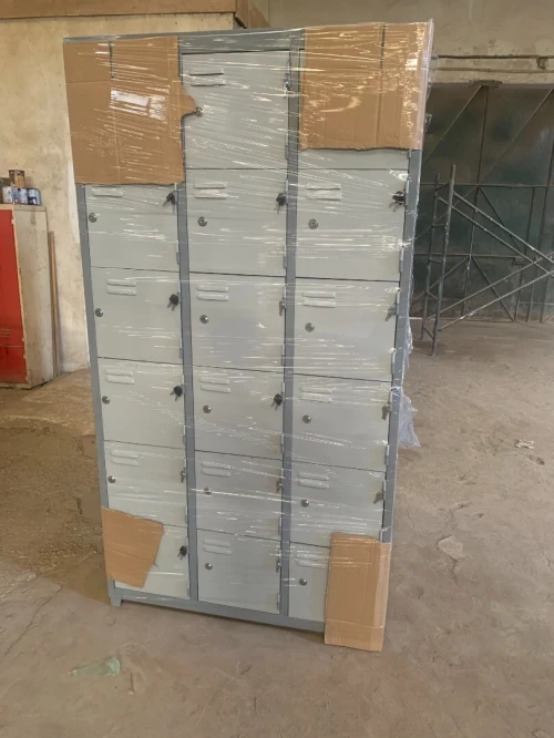 Vestiaire métallique Scolaire / Armoire métallique / Classeur métallique C4 / Rayonnage / Etagère