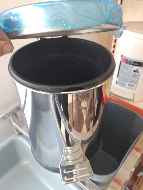 Poubelle chariot ménage et services 