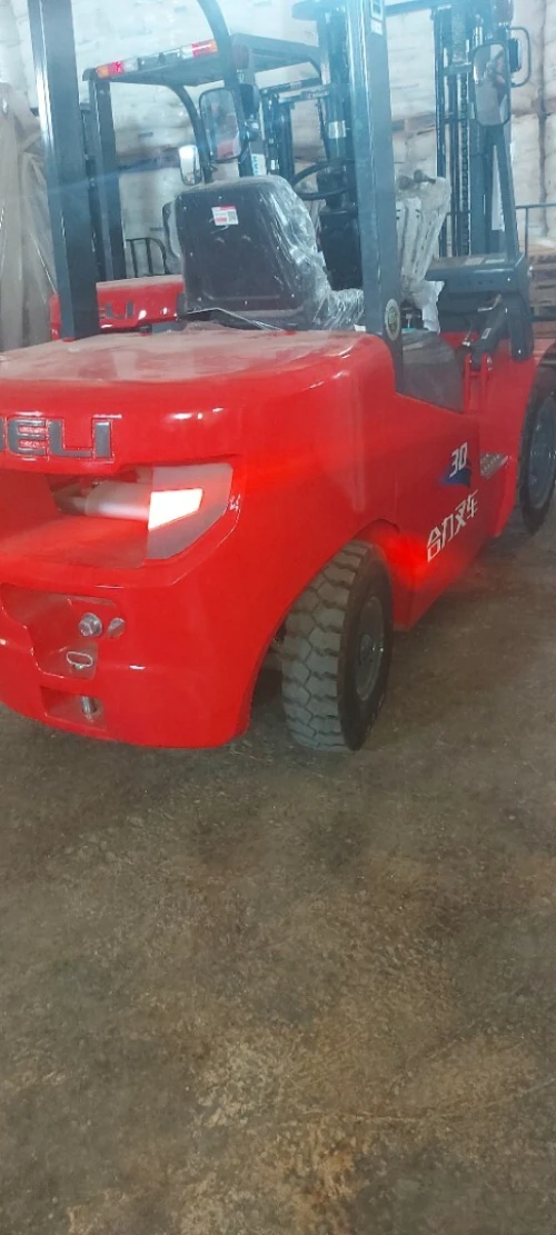 HELI CHARIOT ELEVATEUR 3 TONNES 2025