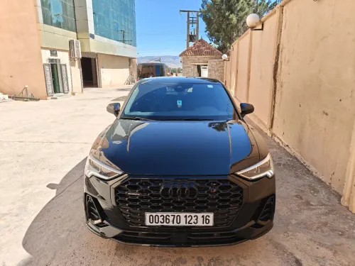 Audi Q3 2023 S LINE