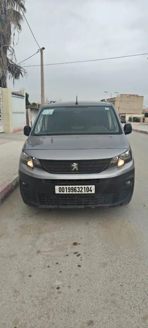 Peugeot Partner 2021 K9