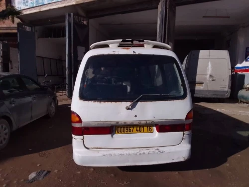 Kia Pregio 2001