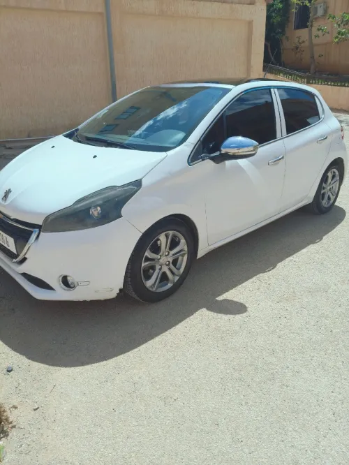 Peugeot 208 2015 